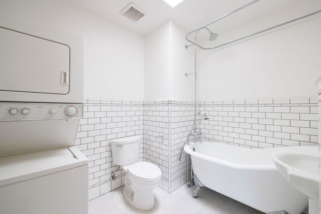 Building Photo - 2191 El Sereno Ave