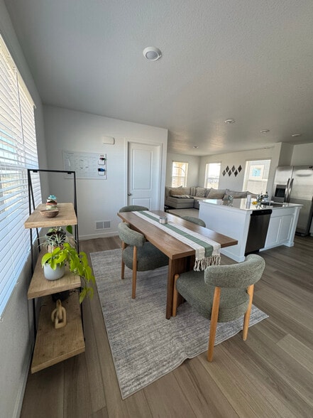 Building Photo - 9156 Percheron Pony Dr