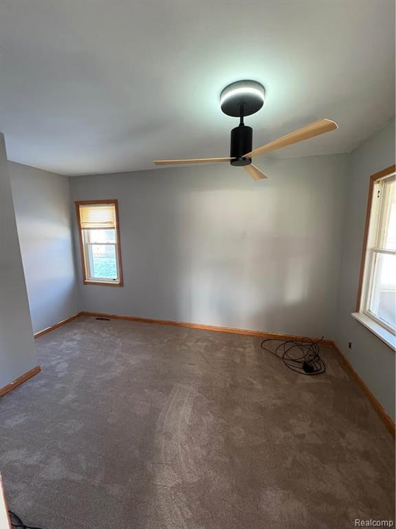 Building Photo - 3363 Parkwood Dr