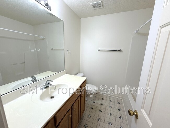 Building Photo - 5106 Bartholomew's Ln