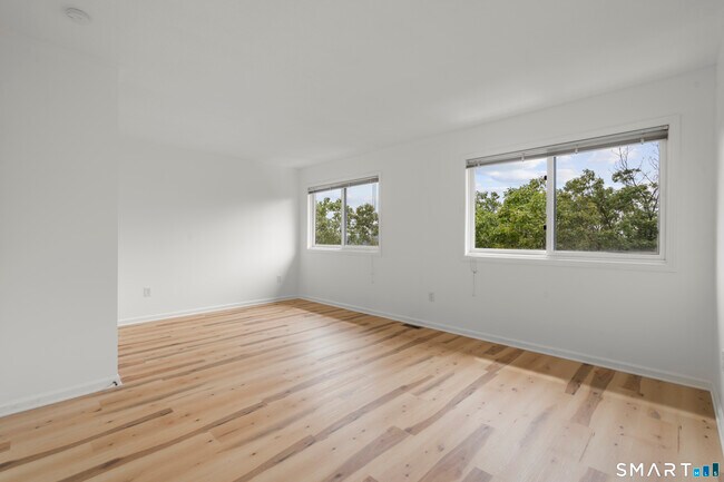 Building Photo - 27 Crows Nest Ln