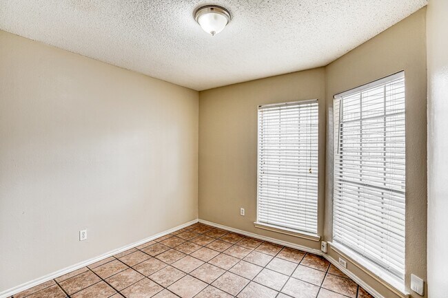 Building Photo - 18614 Seaton Dr