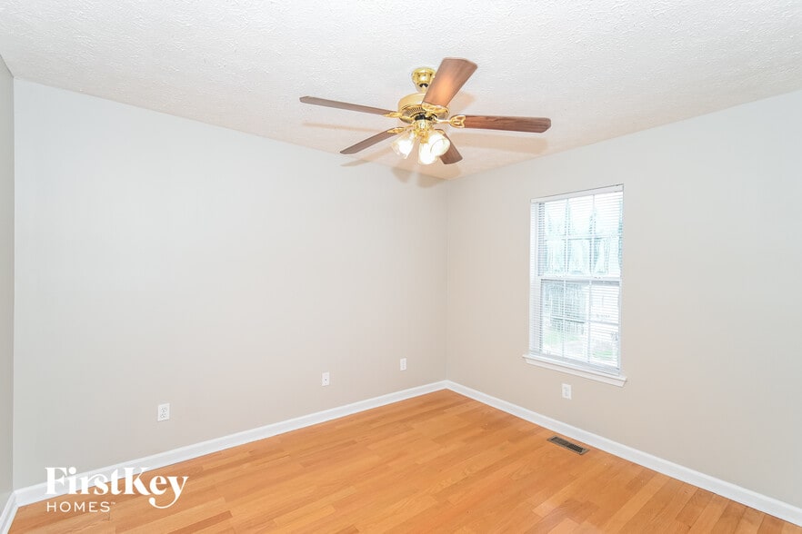 Building Photo - 1651 Sloping Tree Way