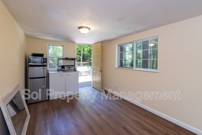 Building Photo - 9456 E Zayante Rd