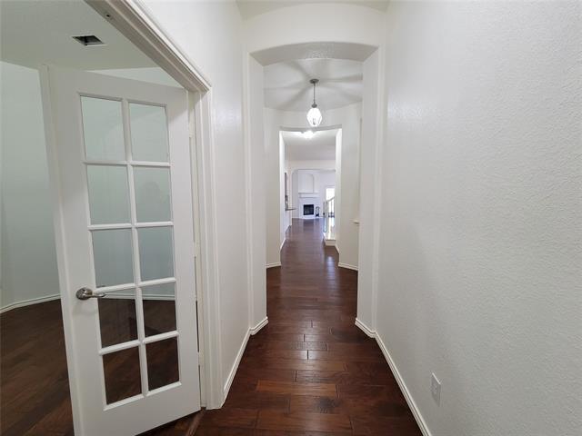 Building Photo - 9320 Woodhurst Dr