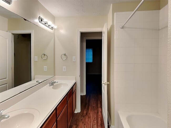 Building Photo - 38011 W Sulphur Creek Dr