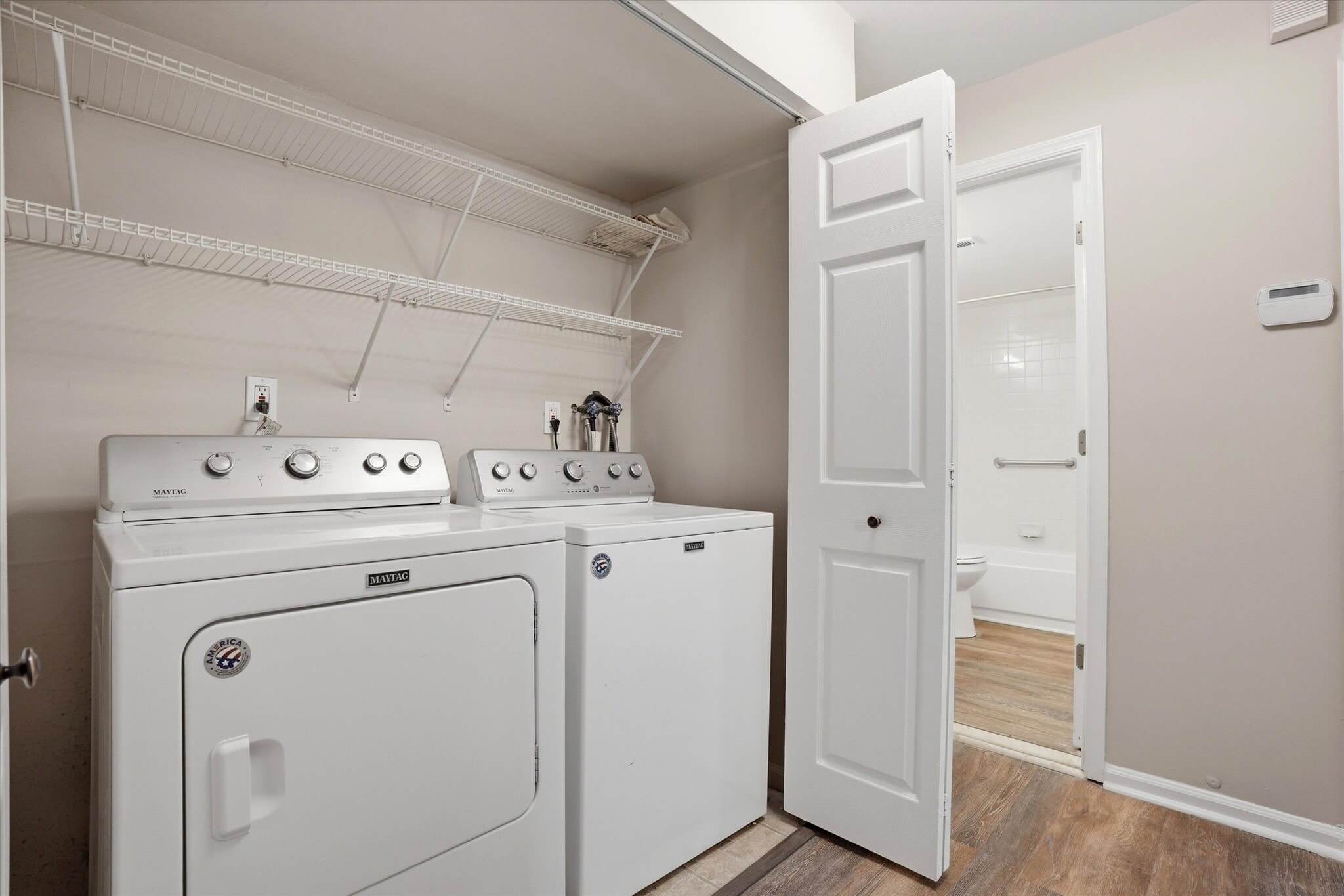 Building Photo - 4546 Rosemarie Dr