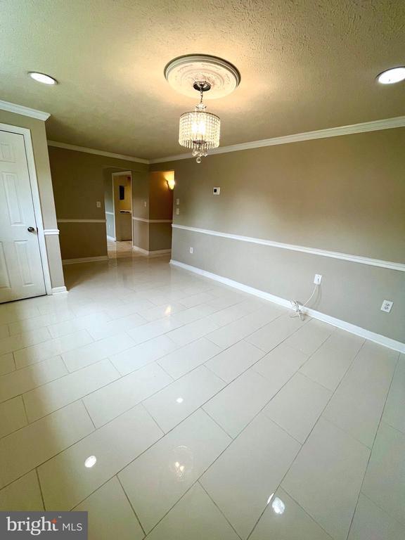 Building Photo - 13225 Hawthorn Ln