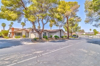 Building Photo - 4413 Live Oak Dr