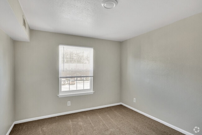 2BR, 1BA - 791SF - Bedroom - Tyler Run II