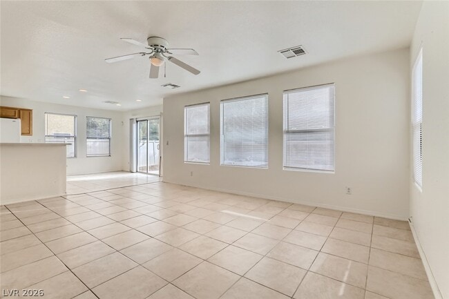 Building Photo - 2537 Begonia Valley Ave