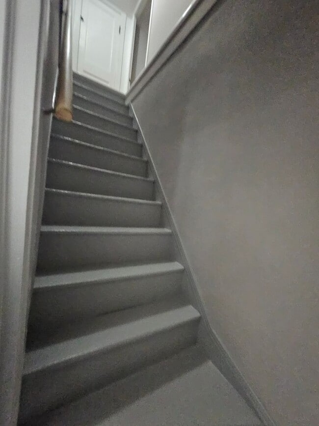 Building Photo - 6136 S Richmond St