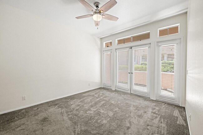 Building Photo - 3581 Cameo Dr
