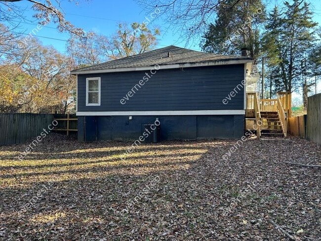 Building Photo - Charming 3-Bedroom, 2-Bathroom Home / Pet-...