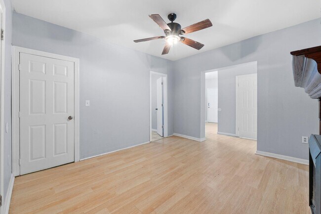Building Photo - 110 Storms Ave