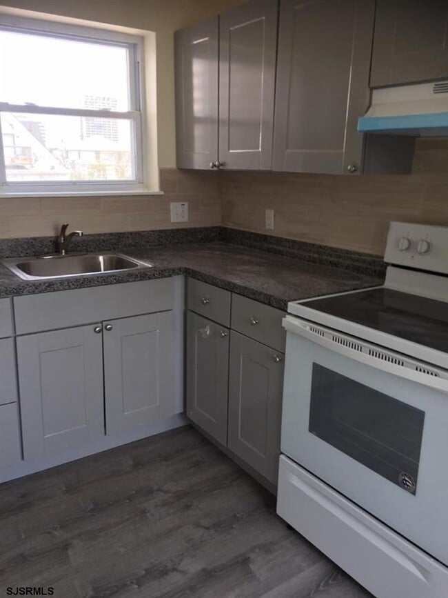 Building Photo - 21 S Bartram Ave
