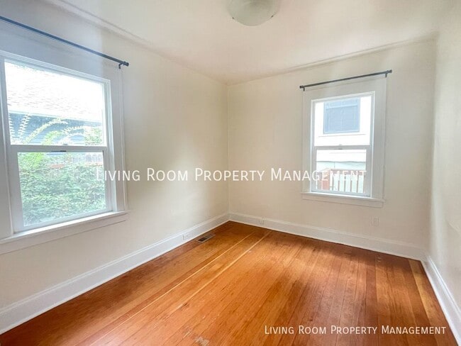 Building Photo - 1309 SE Pine St