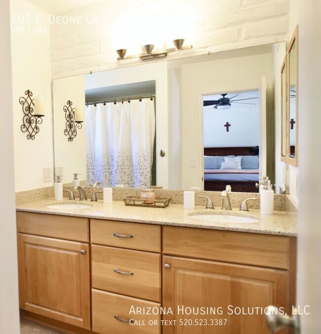 Building Photo - 502 E Deone Cir