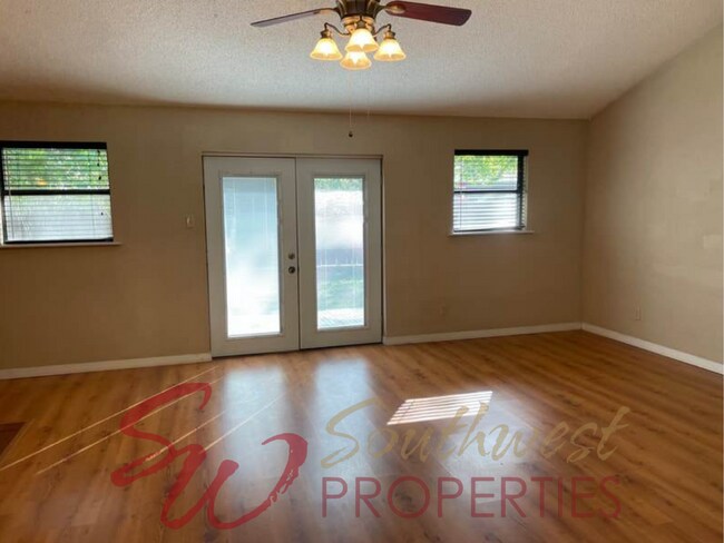 Building Photo - 3/2 Brick home in a quiet family neighborhood