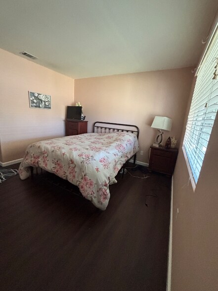 Building Photo - 35887 Lourdes Dr