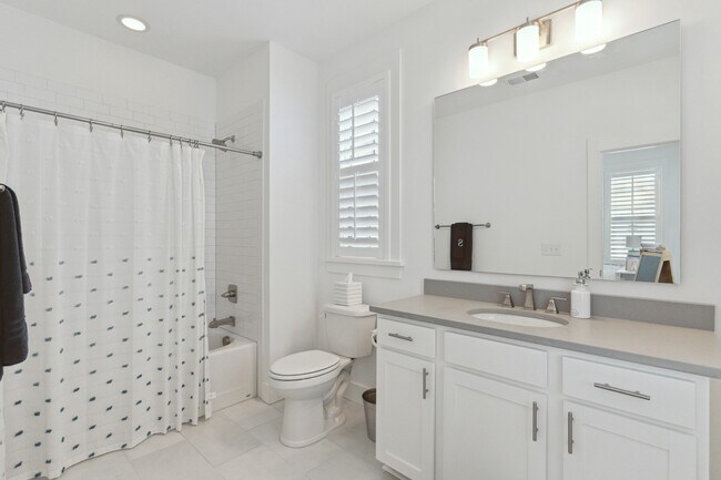 Building Photo - 1470 Mizzen Alley
