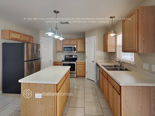 Building Photo - 5728 Oakwood Knoll Dr