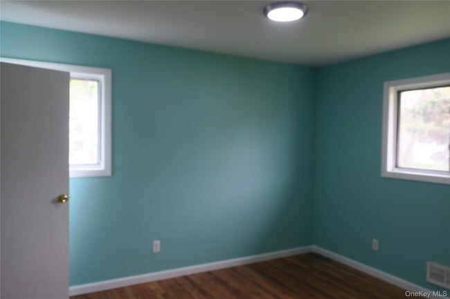 Building Photo - 1703 Manatuck Blvd