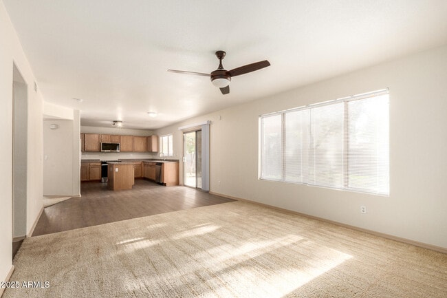 Building Photo - 10479 W Emerald Ln