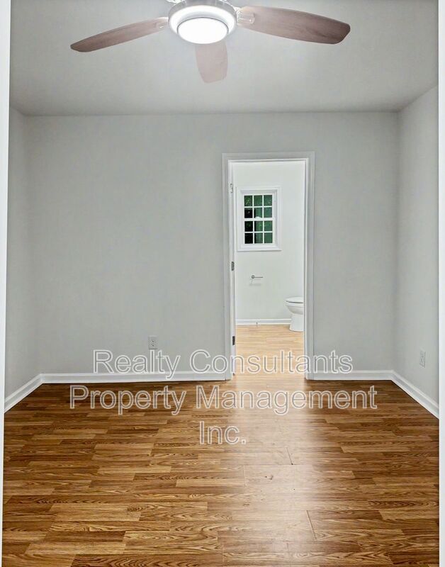 Building Photo - 3248 Chandler St