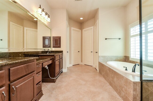 Building Photo - 2239 Monarch Terrace Dr