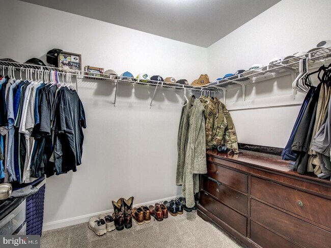 Building Photo - 15744 Beau Ridge Dr