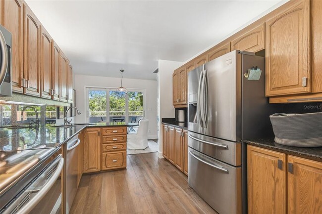 Building Photo - 762 S Village Cir