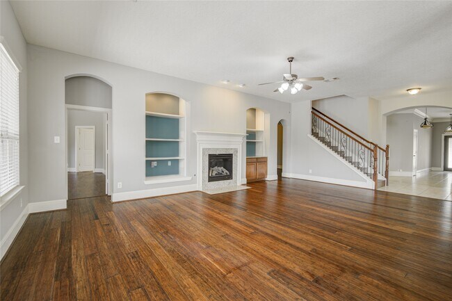 Building Photo - 2422 Monarch Terrace Dr