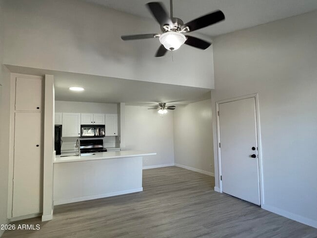 Building Photo - 8055 E Thomas Rd