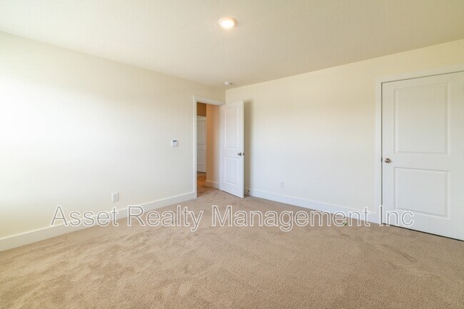 Building Photo - 5163 Runnerstone Rd
