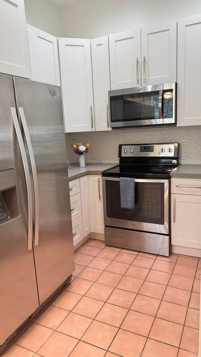 Building Photo - 5438 Verona Dr