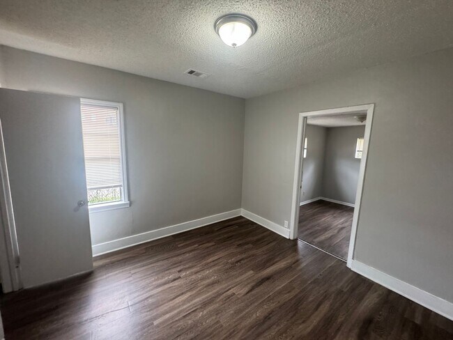 Building Photo - 1895 S Lauderdale St