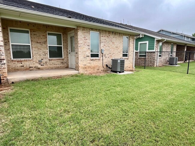 Building Photo - Beautiful 2 Bed 2 Bath!