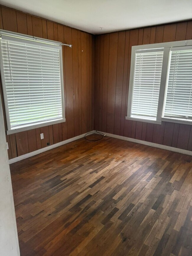Building Photo - 3441 Little Cypress Dr