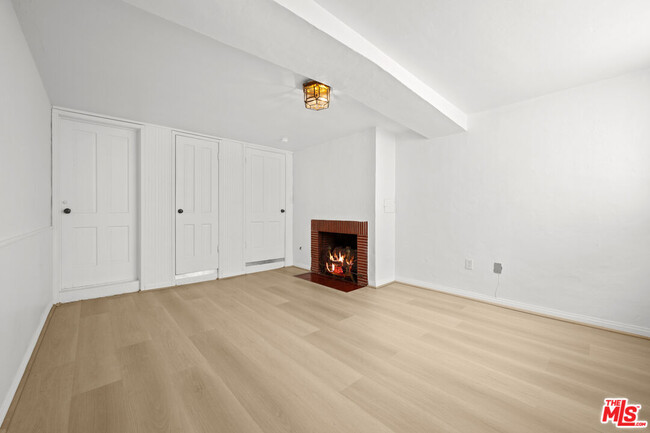 Building Photo - 3715 Homeland Dr