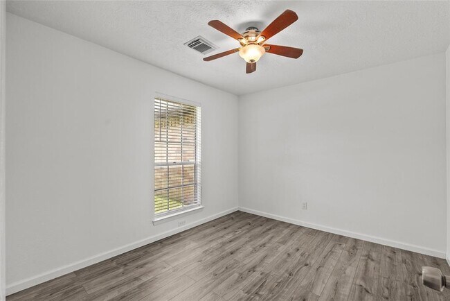 Building Photo - 2515 Northern Dr