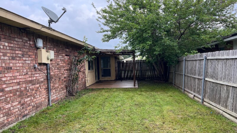 Building Photo - 1405 Meandering Way