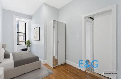 Building Photo - Top Level 3 BR Townhouse Custom Apt.  with large private outdoor Space