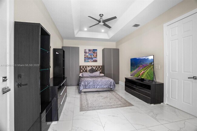 Building Photo - 1580 Shoreline Way