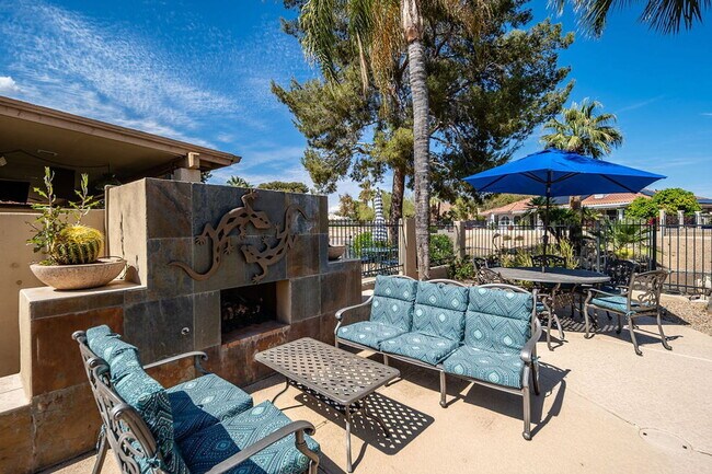 Building Photo - 4725 N Brookview Terrace