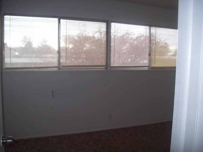 Building Photo - 106 Pike Ave