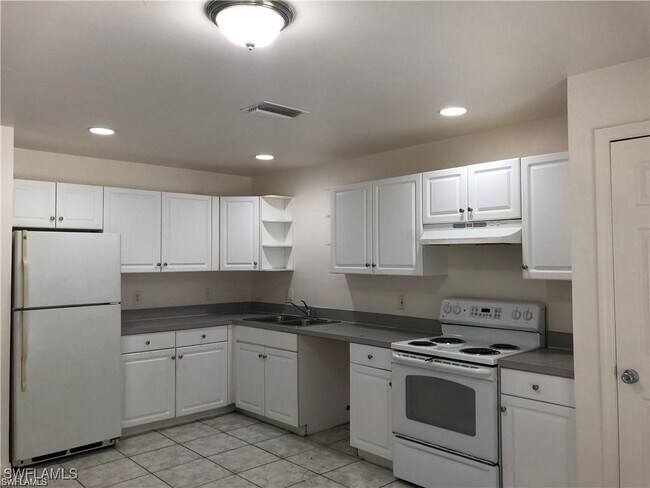 Building Photo - 4733 30th St SW