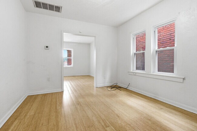 Building Photo - 545 Sixth St