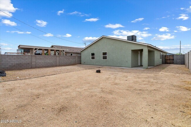Building Photo - 1217 S 12th Ave