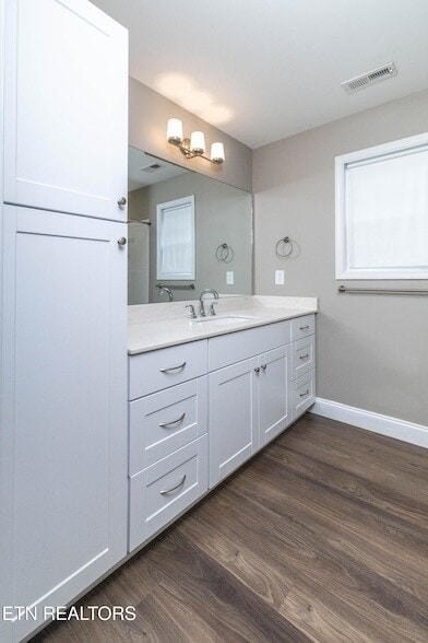 Building Photo - 112 Bennett Ln